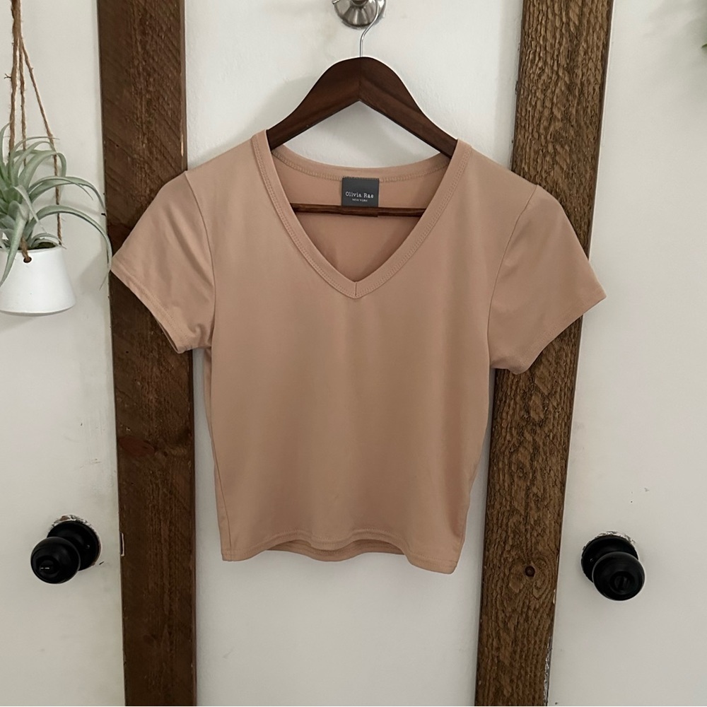Olivia Rae Women’s Cropped V Neck Top T-Shirt Size XS Tan Ultra Soft